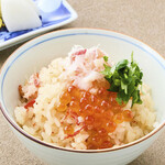 かに御飯いくら添え