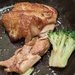 ガスト - 料理写真:若鶏スパイス焼き