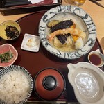 和ごはん とろろ屋 - 海老と野菜とお豆腐の揚出し膳