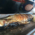 根室食堂 - いくらのとろろ丼と秋刀魚の塩焼き定食の秋刀魚