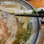葉隠うどん - 麺はこんな感じ