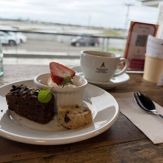 CAFE Smiths'_0