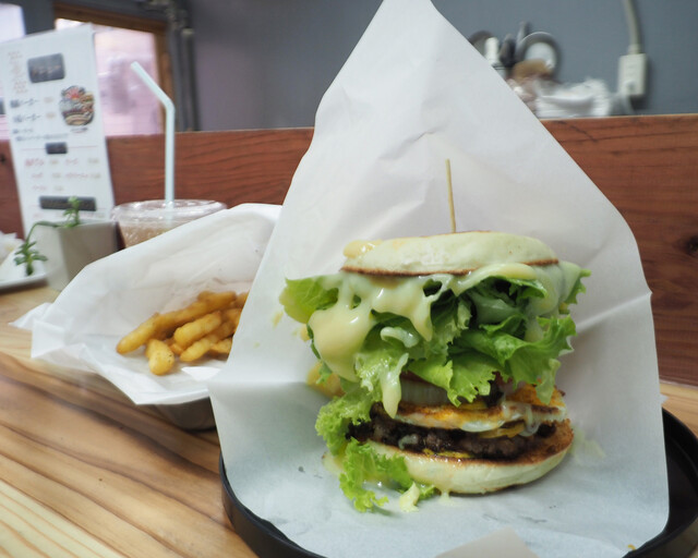 横綱バーガー ex-Santa Monica糸島 - 大橋/ハンバーガー | 食べログ