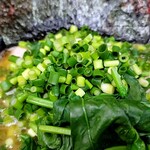横浜ラーメン 田上家 - トッピングの万能ネギ