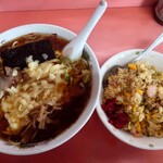 ラーメンハウス三平 - しょうゆチーズラーメン 1,050円、大盛120円(税込)、ハーフねぎチャーハン 530円(税込)