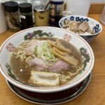 青森煮干 和渦製麺 - 料理写真:中濃干しと源だれチャーシュー丼