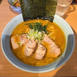 横浜家系ラーメン 友喜家_1