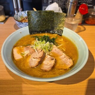 横浜家系ラーメン 友喜家_0