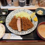 嬉嬉豚とんかつ 「君に、揚げる。」 - 