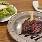 イタリア食堂 PACE - お肉もちゃんとミディアムレアで火入れgood。ミートランチは、ワイン飲む人や糖質に気を使ってるしてる人にもぴったり。