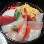 Shibaraku - ちらし寿司　（具材により ４段階）