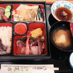 Shibaraku - お刺身に天ぷら　季節のお料理など　いろいろ食べたい方に　　　　　　　“芝楽弁当”