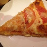 フォレスティカフェ - モッツアレラとトマトのピザ