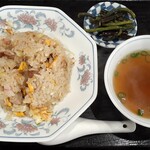 うめ本 - 料理写真:炒飯(750円也) かなり高評価の炒飯だが‥