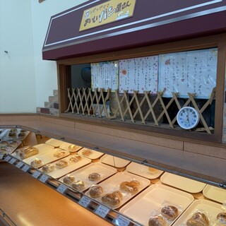 ビッグママ・おいしいパン屋さん_0