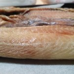 マルヤ水産 沼津港直売店 - 横から見るとかなり肉厚