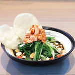 水菜とツナとナッツのサラダ
