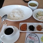 RANRAN - カジュアルランチからタイ風グリーンカレー（880円・ランチパスポートで500円）ご飯大森無料・スープ・サラダ・デザート・おかず3品でスープとドリンクはお変わりOK！