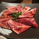 ホルモン焼肉ぶち - 盛り合わせです。