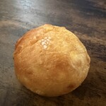 ジュウニブンベーカリー - 塩ぱんコーン