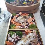 Sharenezumi - お花見のお弁当　奥は炊き込みご飯