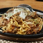 IZAKAYA 時々 - ごろっと肉の鉄板ボロネーゼ