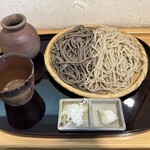 手打ちそば 根津 鷹匠 - 二色（せいろ・いなか半々）