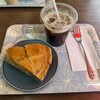 マミーズ・アン・スリール - アップルパイ、アイスコーヒー