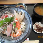みのり家 - 海鮮丼（酢飯）+汁物