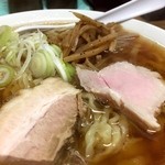 くじら食堂 - 醤油らー麺　麺顔アップ