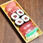 魚力海鮮寿司 - 料理写真:国産生本まぐろづくし(1,490円)2026年6月