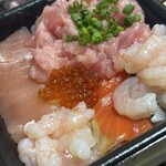 海鳴り丼丸 - 料理写真: