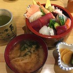 寿し正 - 海鮮チラシ大盛り