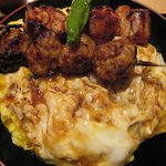 炭火串焼き こけこっこ立川 - 炭火焼親子丼（タレ）拡大