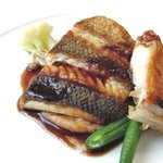 ビストロ ハル - スズキのソテー赤ワインソース