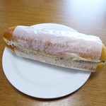 마무즈 오븐 - ラムレーズンバタークリームサンド