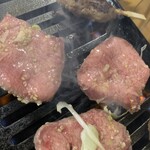 黒毛和牛ホルモン 大衆焼肉しんすけ - 