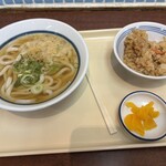 鶴丸饂飩本舗 - 料理写真:朝うどん　420円