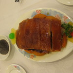 鳳城酒家 - 乳豬拼生腸