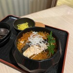 うにくと肉寿司 夜景個室居酒屋 そざい庵 - 鮭とイクラ御飯¥2,760
