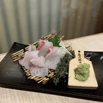 うにくと肉寿司 夜景個室居酒屋 そざい庵 - 鯛のお刺身¥980