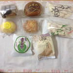 壷屋  - 焼き菓子豊富です。
