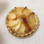 壷屋  - 小さいですが甘くて美味しいリンゴのパイ。