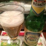 ピエーノヴィヴァーチェ - イタリア産ビールのメッシーナ(600円)。