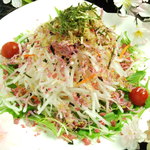 Saishoku Dainingu Sakura Komachi - カリカリじゃこ梅と水菜の大根サラダ