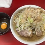 ラーメン二郎 - ラーメン小 ¥1,100 (コール:ニンニク少なめアブラ) + 生卵 ¥100