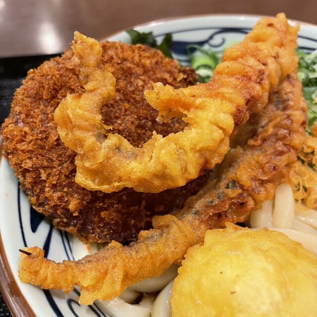 丸亀製麺 青山オーバル店 - 表参道/うどん | 食べログ