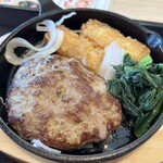 ビッグボーイ - ポテトやほうれん草で色合いもいいです♪（ちょっと玉ねぎが飛び出ていますがwww）
