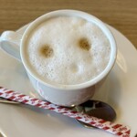 ビッグボーイ - 先ずは「ホットカフェラテ」を…