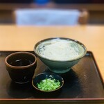 手打ちうどん つるや - 込340円：冷やし饂飩（小）